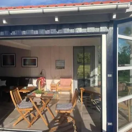 Semesterbostad Underbart På En Stor Tomt, Nära Havet *