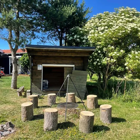 Underbart På En Stor Tomt, Nära Havet Semesterbostad